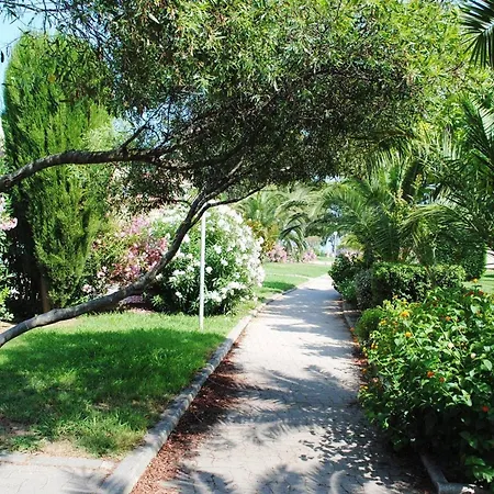 Apartment Bormes-les-mimosas, 2 Pieces, 4 Personnes - Fr-1-251-648